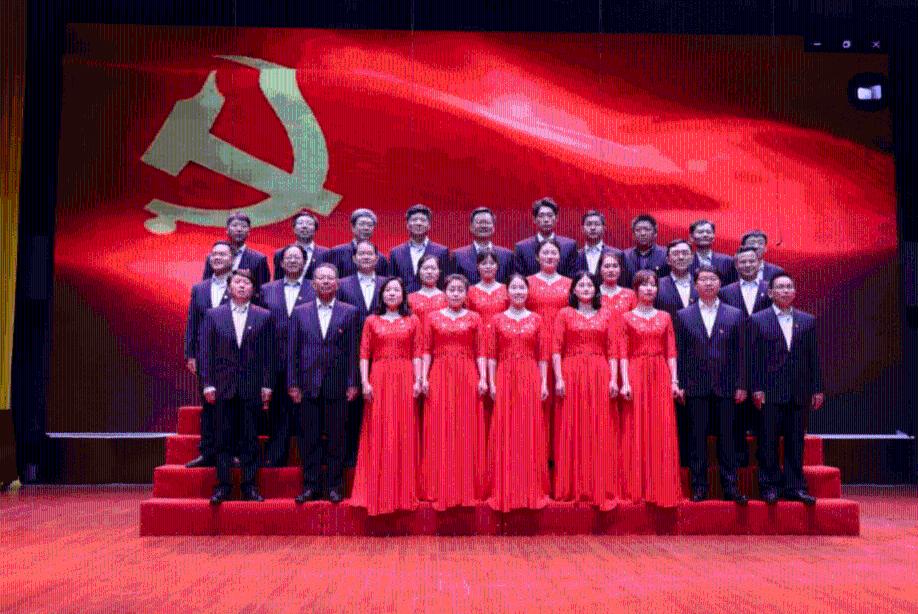 众主播锐评LNG首战失利!赛后Scout和Gala粉丝疯狂对喷!